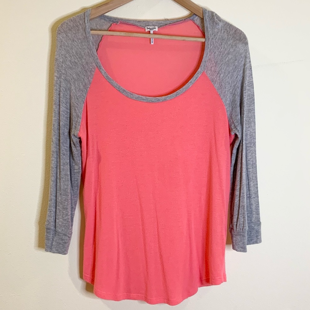 Splendid tissue weight sweater, women’s size medium